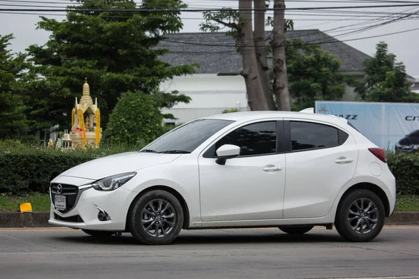 Chiang Mai, Tayland - 17 Haziran 2018: Özel Eko Kiralık Mazda 2. Yol no.1001 Chiangmai iş alanı 8 km.