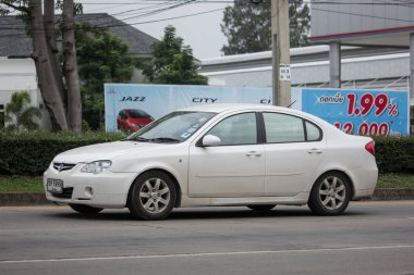 Chiang Mai, Tayland - 17 Haziran 2018: Özel araba, Proton Persona. Fotoğrafa yol no.121 8 km şehir merkezine Chiangmai, Tayland.