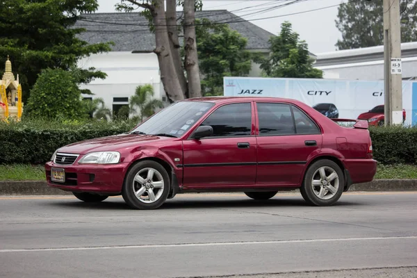 Chiang Mai, Tayland - 17 Haziran 2018: Özel Honda City kompakt araç. Japon üretici Honda tarafından üretilen. Fotoğrafa yol no.121 8 km şehir merkezine Chiangmai, Tayland.
