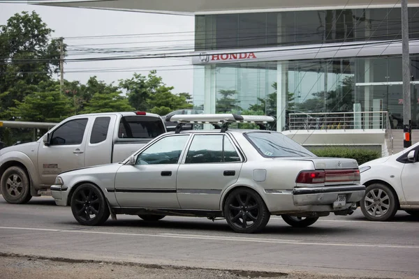 チェンマイ 2018 私立旧車 トヨタ コロナ 道路形 1001 チェンマイのビジネス エリアから — ストック写真