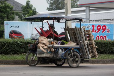 Chiang Mai, Tayland - 17 Haziran 2018: Özel Honda dalga motosiklet. Yol no.1001 Chiangmai şehir merkezine 8 km.