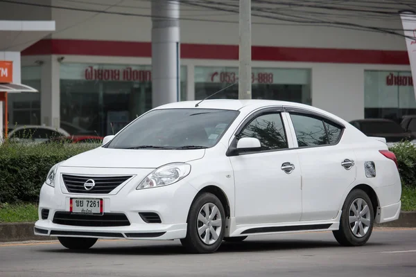 Chiang Mai, Tayland - 17 Haziran 2018: Özel Eko Kiralık, Nissan Almera, N17 veya Nissan Latio. Fotoğraf Road Hayır 121 hakkında 8 km şehir merkezine Chiangmai, Tayland.