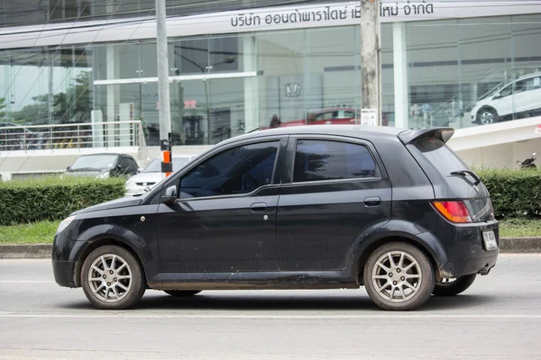 Chiang Mai, Tayland - 18 Haziran 2018: Özel Proton Savvy. Malezya ülkeye çarpımını. Yol no.1001, Chiangmai şehir merkezine 8 km.