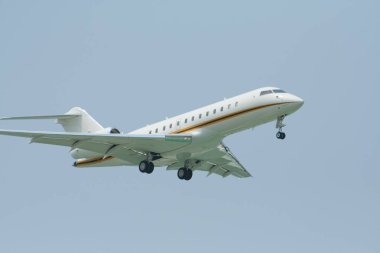 Chiang Mai, Tayland - 11 Nisan 2009: Özel uçak, N393bz Bombardier Bd-700-1a10 Global Express. Chiangmai havaalanında uçuş.