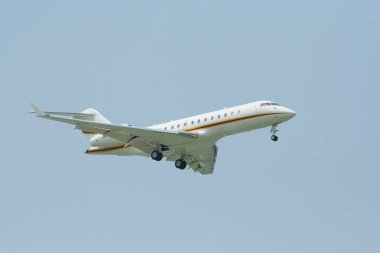 Chiang Mai, Tayland - 11 Nisan 2009: Özel uçak, N393bz Bombardier Bd-700-1a10 Global Express. Chiangmai havaalanında uçuş.