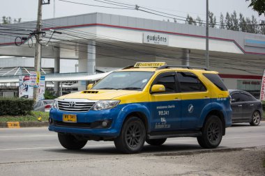 Chiang Mai, Tayland - 18 Haziran 2018: City taksi metre chiangmai, Toyota Fortuner, şehir hizmetinde. Fotoğrafa yol no.1001 8 km şehir merkezine Chiangmai, Tayland.
