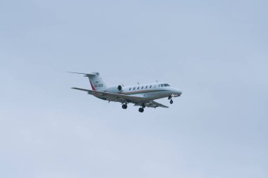 Chiang Mai, Tayland - 16 Temmuz 2007: Hs-DSG Cessna 650 Citation VII Sivil Havacılık Bakanlığı. Chiangmai havaalanında uçuş.