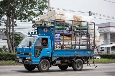 Chiang Mai, Tayland - 19 Haziran 2018: Kamyon Saha Thip tanga taşımacılık şirketi. Yol no.1001, Chiangmai şehir merkezine 8 km.