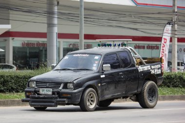 Chiang Mai, Tayland - 19 Haziran 2018: Özel çekiciyi acil araba hareket. Fotoğraf Road Hayır 121 hakkında 8 km şehir merkezine Chiangmai, Tayland.