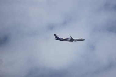 Chiang Mai, Tayland - 19 Haziran 2018: Hs-Teq Airbus A330-300 Tay Airways. Bangkok uçuş Chiang mai.