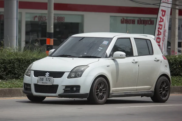 Chiang Mai, Tayland - 19 Haziran 2018: Özel Eko kent araba Suzuki Swift. Fotoğrafa yol no.121 8 km şehir merkezine Chiangmai, Tayland.
