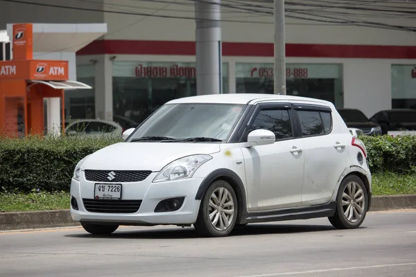Chiang Mai, Tayland - 19 Haziran 2018: Özel Eko kent araba Suzuki Swift. Fotoğrafa yol no.121 8 km şehir merkezine Chiangmai, Tayland.