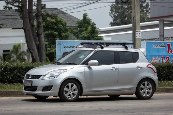 Chiang Mai, Tayland - 19 Haziran 2018: Özel Eko kent araba Suzuki Swift. Fotoğrafa yol no.121 8 km şehir merkezine Chiangmai, Tayland.