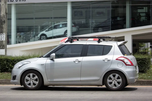 Chiang Mai, Tayland - 19 Haziran 2018: Özel Eko kent araba Suzuki Swift. Fotoğrafa yol no.121 8 km şehir merkezine Chiangmai, Tayland.