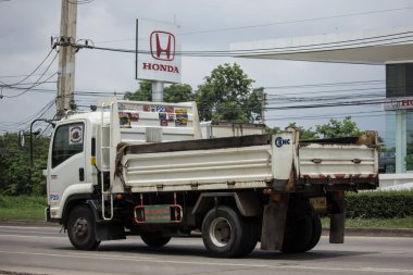 Chiang Mai, Tayland - 19 Haziran 2018: Özel Hino damperli kamyon. Yol no.1001 Chiangmai iş alanı 8 km.