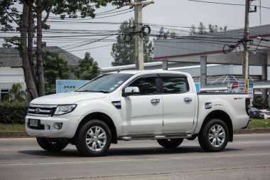 Chiang Mai, Tayland - 19 Haziran 2018: Özel pikap araba, Ford Ranger. Yol no.1001, Chiangmai şehir merkezine 8 km.