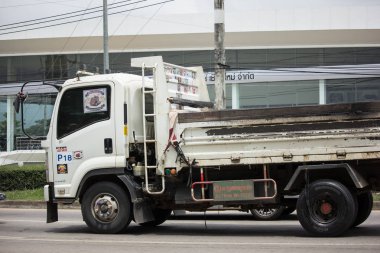 Chiang Mai, Tayland - 19 Haziran 2018: Özel Isuzu Damperli kamyon. Yol no.1001 Chiangmai iş alanı 8 km.