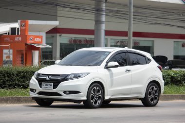 Chiang Mai, Tayland - 19 Haziran 2018: Özel araba Honda Hrv şehir Suv araba. Yol no.1001 Chiangmai şehir merkezine 8 km.