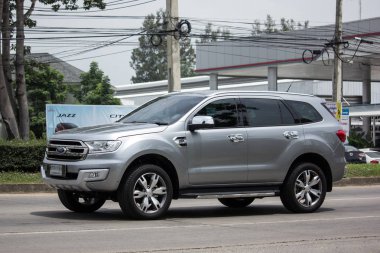 Chiang Mai, Tayland - 19 Haziran 2018: Özel Suv araba Ford Everest. Yol no.1001 Chiangmai iş alanı 8 km.