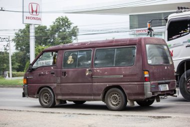 Chiang Mai, Tayland - 19 Haziran 2018: Özel Mitsubishi Delica eski Van araba. Yol no.1001, Chiangmai şehir merkezine 8 km.