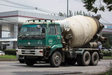 Chiangmai, Tayland - 19 Haziran 2018: Çimento kamyonu Lrc beton şirketi. Fotoğraf Road Hayır 121 hakkında 8 km şehir merkezine Chiangmai, Tayland.