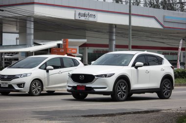 Chiangmai, Tayland - 19 Haziran 2018: Özel otomobil, Mazda Cx-5, cx5. Yol no.1001, Chiangmai iş alanı 8 km.