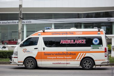 Chiangmai, Tayland - 21 Haziran 2018: Ambulans Van Chiangmai Klaimor Hastanesi. Yol no.1001, Chiangmai şehir merkezine 8 km.