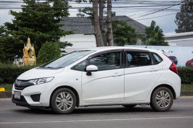 Chiangmai, Tayland - 21 Haziran 2018: Özel şehir araba Honda Jazz. 5 kapı hatchback otomobil. Yol no.121 şehir merkezine Chiangmai Tayland hakkında 8 km, fotoğraf.