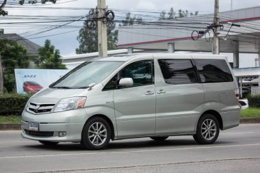 Chiangmai, Tayland - 21 Haziran 2018: Özel Toyota Alphard lüks Van. Fotoğraf Road'da yok 121 hakkında 8 km şehir merkezine Chiangmai Tayland.