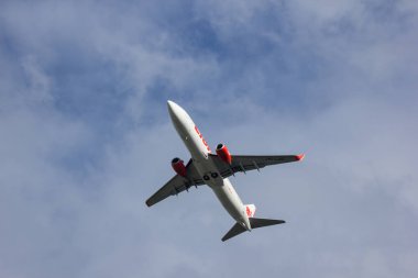 Chiangmai, Tayland - 6 Temmuz 2018: Hs-Luu Boeing 737-800 Tay aslan hava havayolu şirketi. Bangkok'a Chiangmai Havaalanı'ndan çıkar.