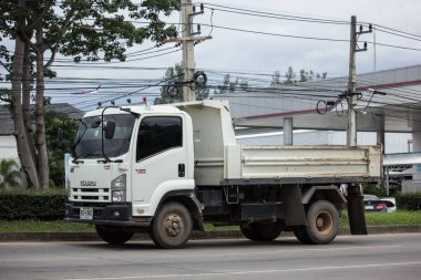 Chiangmai, Tayland - 21 Haziran 2018: Özel Isuzu Damperli kamyon. Yol no.1001 Chiangmai iş alanı 8 km.