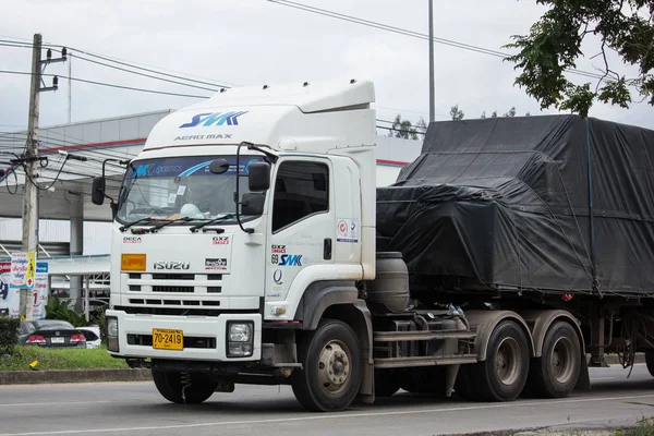 Chiangmai, Tayland - 21 Haziran 2018: Konteyner kamyon Smk lojistik taşımacılık şirketi. Fotoğrafa yol no.121 8 km şehir merkezine Chiangmai, Tayland.