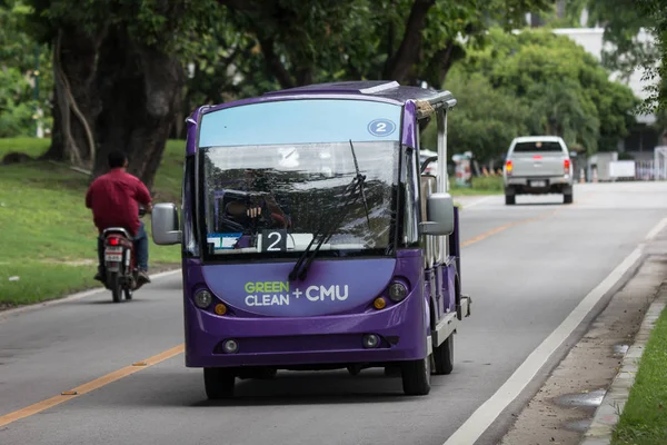Chiangmai, Tayland - 10 Temmuz 2018: Chiangmai Üniversitesi Elektrik çekim araba. Üniversite alanı içinde Chiangmai Üniversitesi öğrencilerine hizmet.