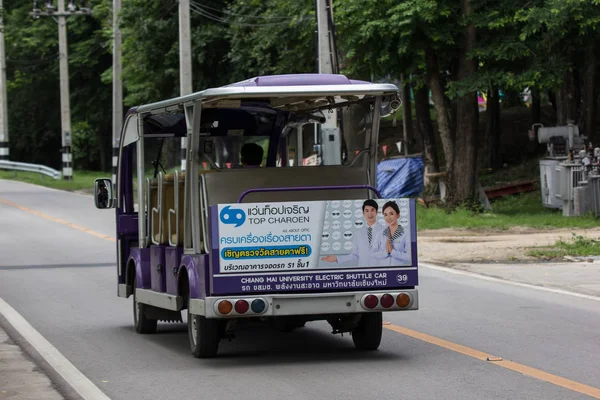 Chiangmai, Tayland - 10 Temmuz 2018: Chiangmai Üniversitesi Elektrik çekim araba. Üniversite alanı içinde Chiangmai Üniversitesi öğrencilerine hizmet.