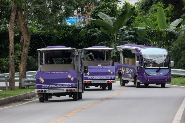 Chiangmai, Tayland - 10 Temmuz 2018: Chiangmai Üniversitesi Elektrik çekim araba. Üniversite alanı içinde Chiangmai Üniversitesi öğrencilerine hizmet.