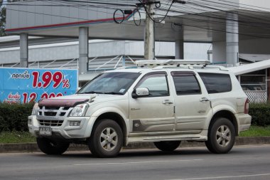 Chiangmai, Tayland - 21 Haziran 2018: Özel araba, Isuzu van Thairung Birliği araba ile değiştirin. Fotoğraf Road Hayır 121 hakkında 8 km şehir merkezine Chiangmai, Tayland.