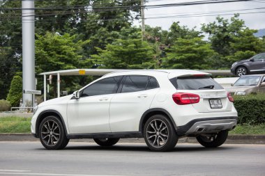 Chiangmai, Tayland - 21 Haziran 2018: Özel suv araba, Benz Gla200. Fotoğrafa yol no.1001 8 km şehir merkezine Chiangmai, Tayland.