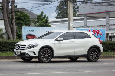 Chiangmai, Tayland - 21 Haziran 2018: Özel suv araba, Benz Gla200. Fotoğrafa yol no.1001 8 km şehir merkezine Chiangmai, Tayland.