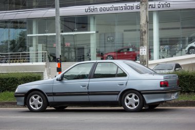 Chiangmai, Tayland - 21 Haziran 2018: Özel eski araba, Peugeot 405sri. Fotoğrafa yol no.121 8 km şehir merkezine Chiangmai, Tayland.
