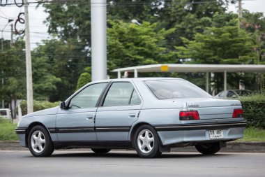 Chiangmai, Tayland - 21 Haziran 2018: Özel eski araba, Peugeot 405sri. Fotoğrafa yol no.121 8 km şehir merkezine Chiangmai, Tayland.