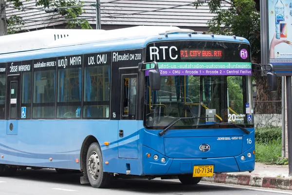 Chiangmai, Tayland - 10 Temmuz 2018: Rtc Blk otobüs veya Chiangmai akıllı otobüs. Şehir ücretsiz Wi-Fi otobüs ve bilet için Transit tavşan kartımı kullan hizmetinde.