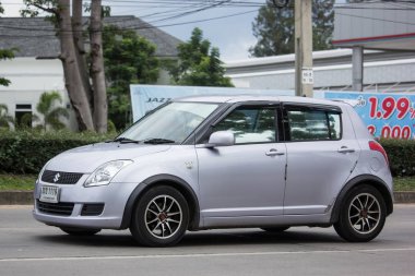 Chiangmai, Tayland - 21 Haziran 2018: Özel Eko kent araba Suzuki Swift. Fotoğrafa yol no.121 8 km şehir merkezine Chiangmai, Tayland.