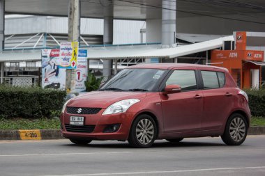 Chiangmai, Tayland - 21 Haziran 2018: Özel Eko kent araba Suzuki Swift. Fotoğrafa yol no.121 8 km şehir merkezine Chiangmai, Tayland.