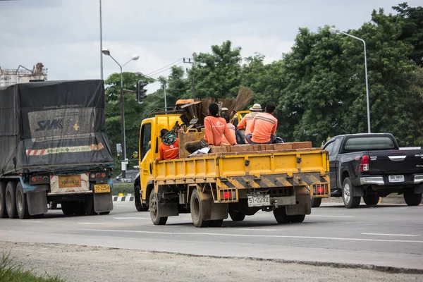 Chiangmai, Tayland - 21 Haziran 2018: Kamyon otoyol bölümü. Fotoğrafa yol no.1001 8 km şehir merkezine Chiangmai, Tayland.