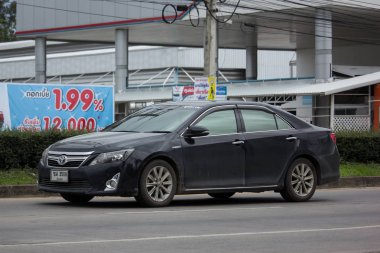Chiangmai, Tayland - 21 Haziran 2018: Özel araba Toyota Camry. Yol no.1001 Chiangmai iş alanı 8 km.