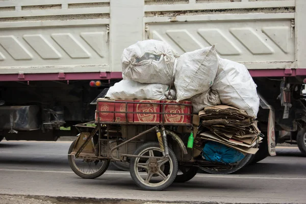 Chiangmai, Tayland - 21 Haziran 2018: Eski özel büyük motor Honda motosiklet. Fotoğrafa yol no.121 8 km şehir merkezine Chiangmai, Tayland.