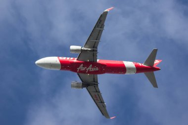 Chiangmai, Tayland - 6 Temmuz 2018: Hs-Bbe Airbus A320-200 Tay Airasia. Udon Thani için Chiangmai Havaalanı'ndan çıkar.