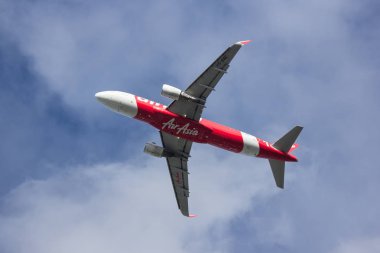 Chiangmai, Tayland - 6 Temmuz 2018: Hs-Bbe Airbus A320-200 Tay Airasia. Udon Thani için Chiangmai Havaalanı'ndan çıkar.
