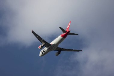 Chiangmai, Tayland - 6 Temmuz 2018: Hs-Abj Airbus A320-200 Tay Airasia. Bangkok'a Chiangmai Havaalanı'ndan çıkar.