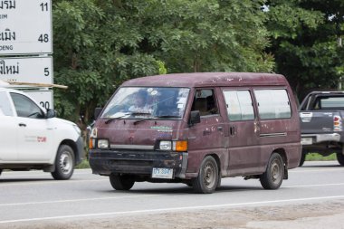 Chiangmai, Tayland - 28 Haziran 2018: Özel Mitsubishi Delica eski Van araba. Yol no.1001, Chiangmai şehir merkezine 8 km.